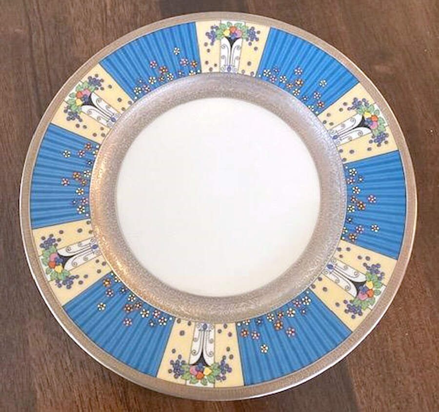 X102-2Q (Smooth) Service Plate (Charger) by Lenox-1