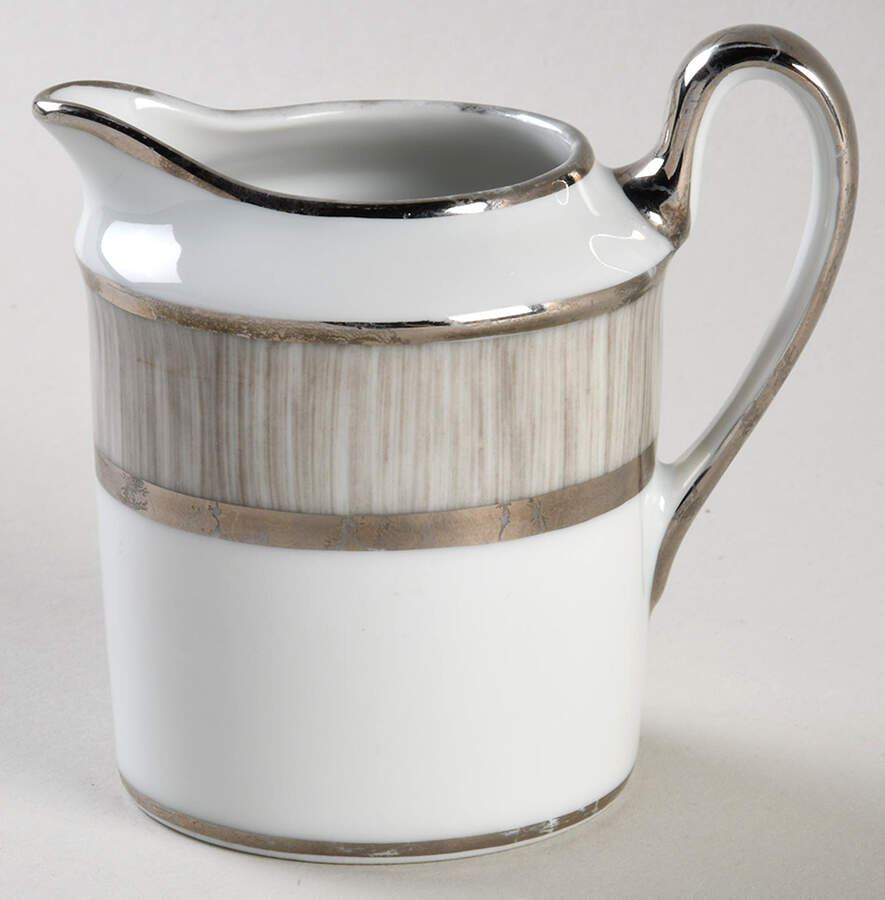 LPD12 Creamer by Legle Porc d'Art-1