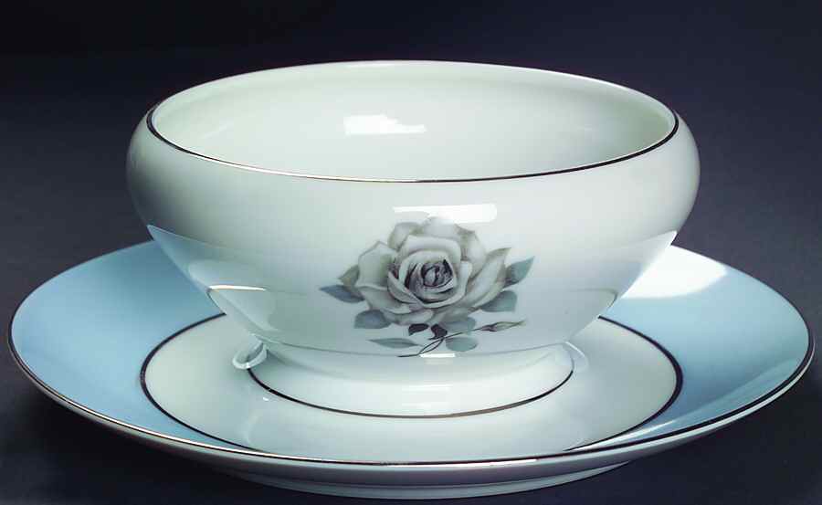 Admiration Gravy Boat with Attached Underplate by Mikasa-1