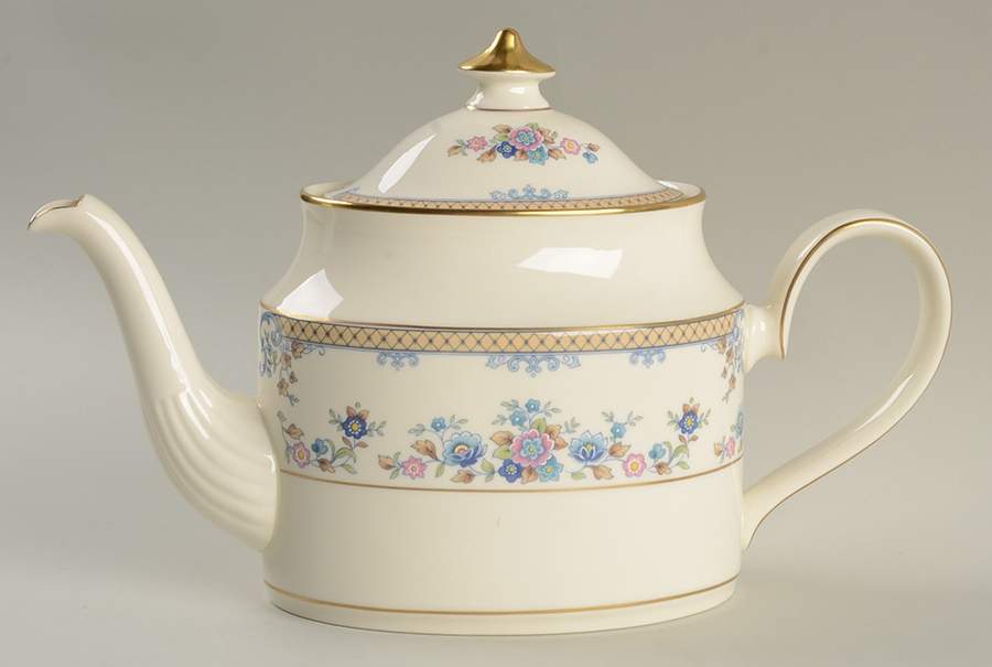 Avonlea Teapot & Lid by Minton-1