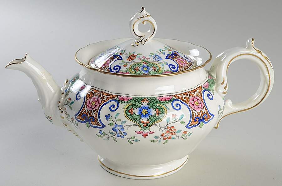 B157 (Gold Trim) Teapot & Lid by Minton-1