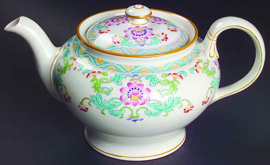B833 Teapot & Lid by Minton-1