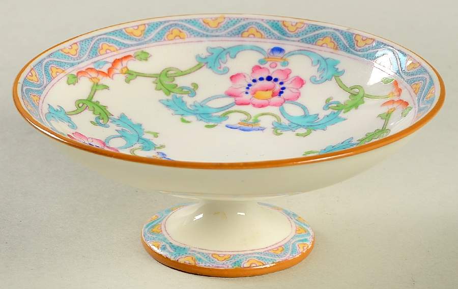B833 Nut Dish by Minton-1