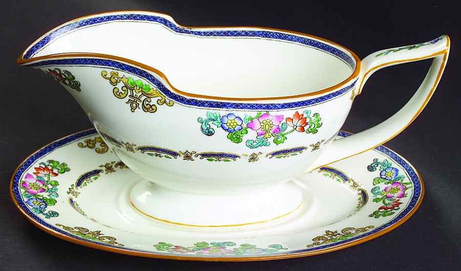 B898 (Smooth Edge) Gravy Boat with Attached Underplate by Minton-1
