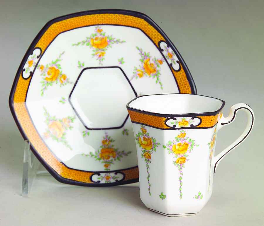 B930 Flat Demitasse Cup & Saucer Set by Minton-1