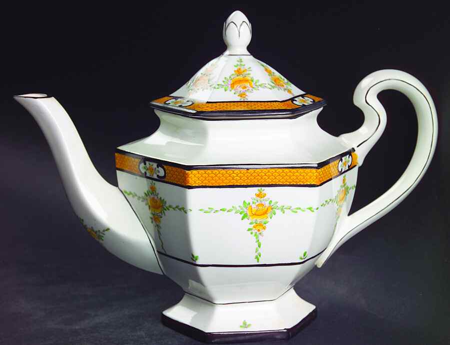 B930 Teapot & Lid by Minton-1
