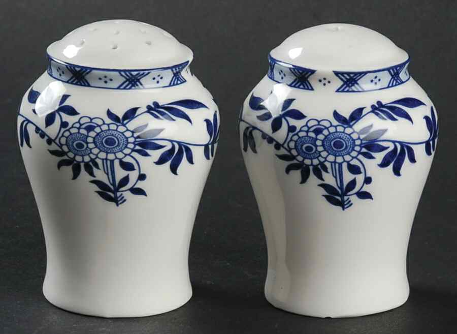 Blue Delft Salt & Pepper Set by Minton-1