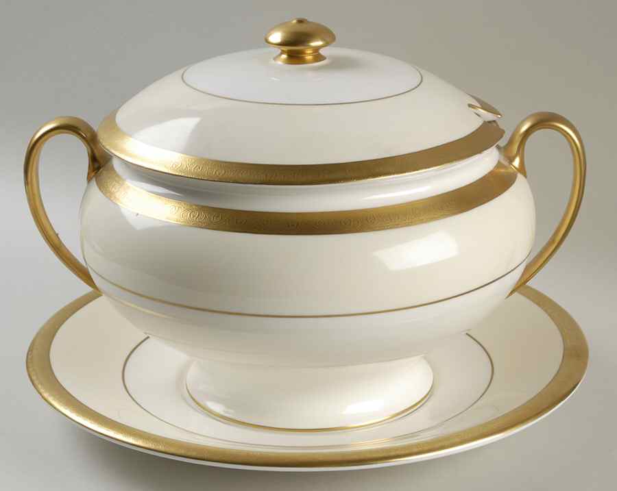 Buckingham Tureen & Lid w/Underplate by Minton-1