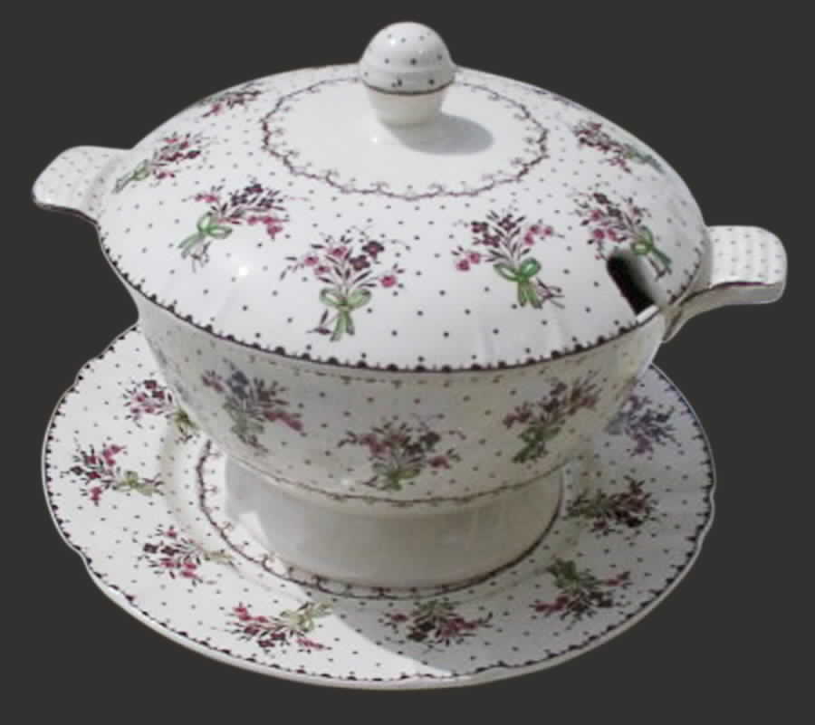 Byron (Wine Flowers) Sauce Boat & Lid with Underplate by Minton-1