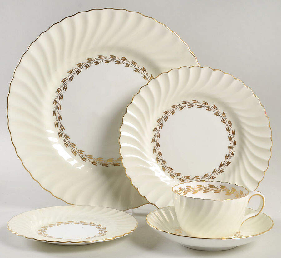 Cheviot Gold 40 Piece Estate Set by Minton-1