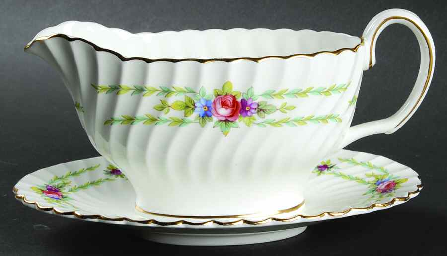 Chiltern Gravy Boat with Attached Underplate by Minton-1