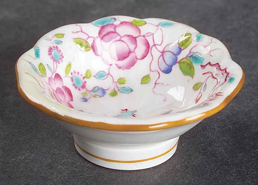 Cockatrice Pink (Smooth, Wreath Backstamp) Individual Nut Dish by Minton-1