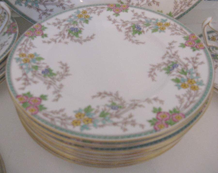 Fernleigh Dinner Plate by Minton-1