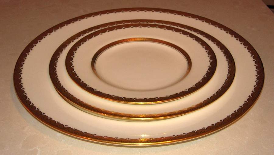 G4292 Dinner Plate by Minton-1