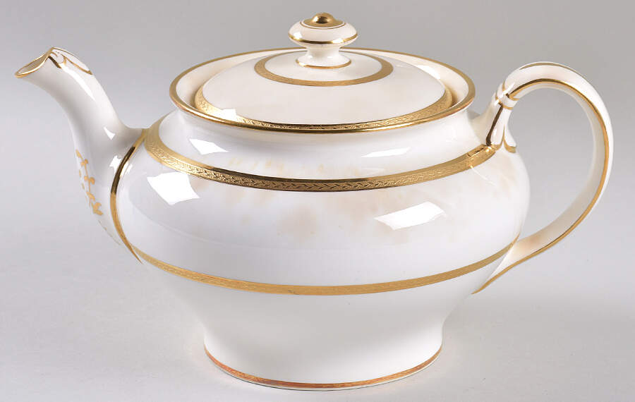 G8721 Teapot & Lid by Minton-1