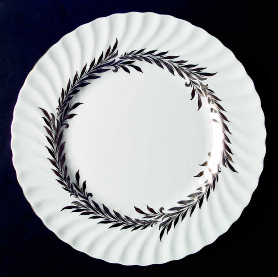 Golden Symphony Dinner Plate by Minton-1