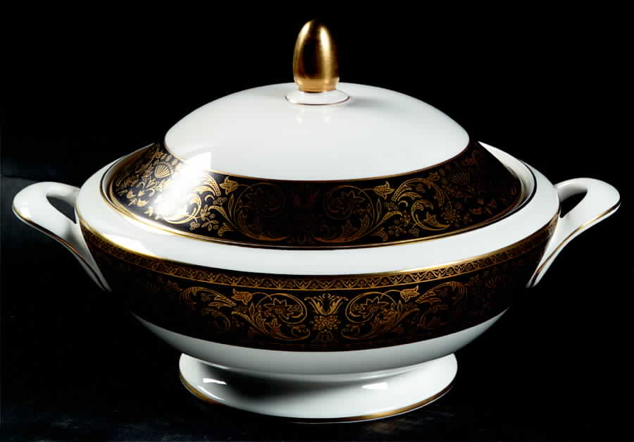 Grandee Round Covered Vegetable by Minton-1