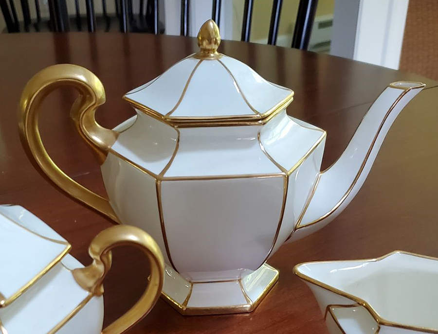 H1659 Teapot & Lid by Minton-1