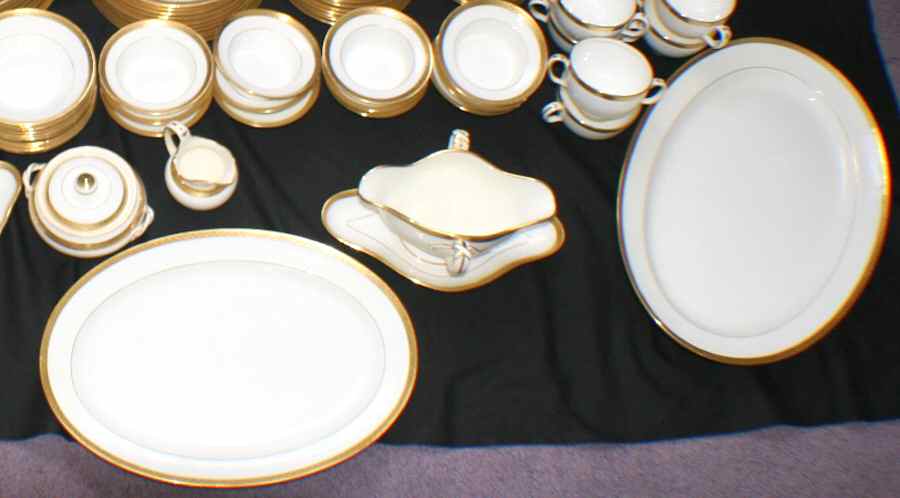 H1993 13" Oval Serving Platter by Minton-1