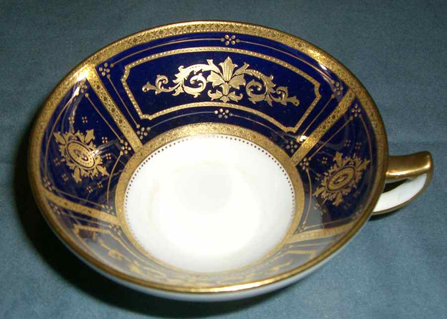 H3029 Footed Cup by Minton-1