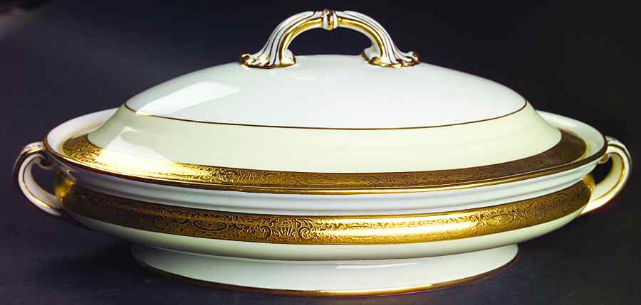 H3046 Oval Covered Vegetable by Minton-1