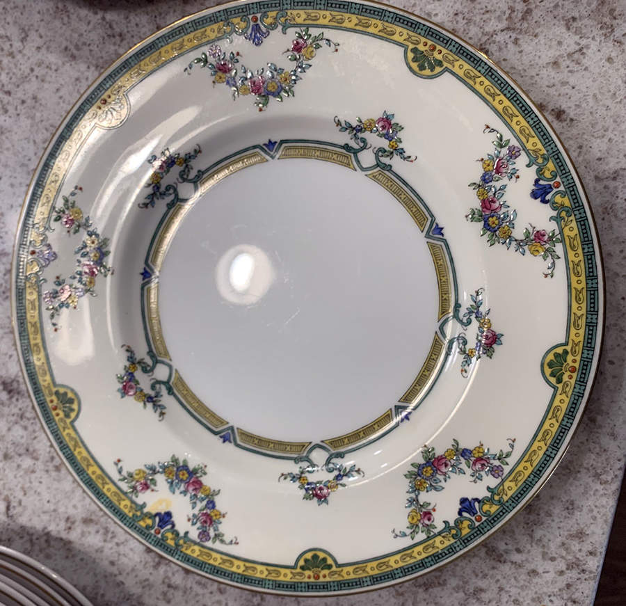 H3822 Dinner Plate by Minton-1