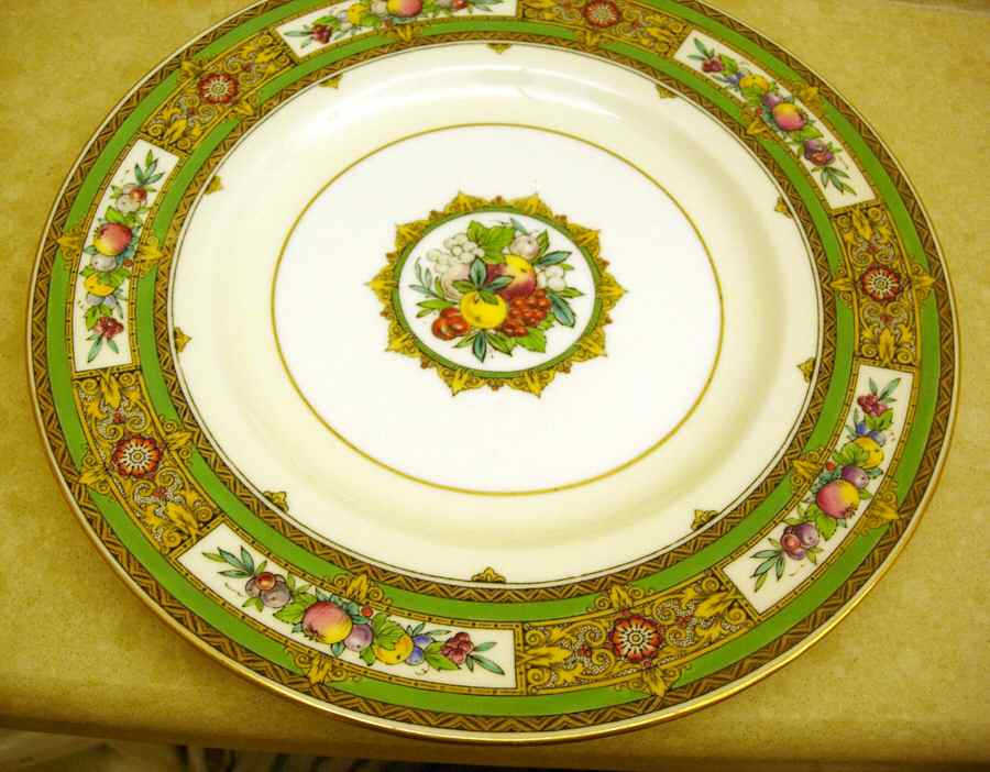 H3835 Dinner Plate by Minton-1