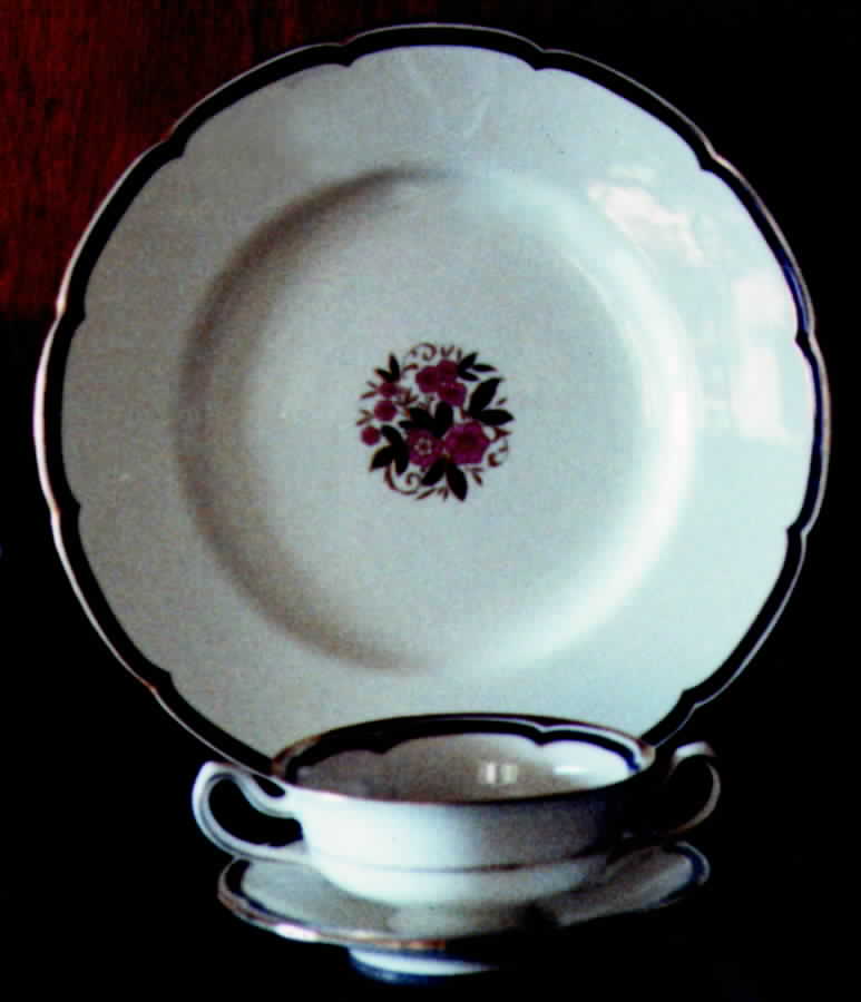 H4537 Dinner Plate by Minton-1