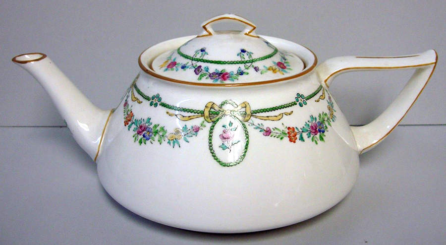 Ivanhoe Teapot & Lid by Minton-1