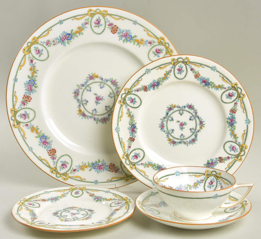 Ivanhoe 5 Piece Place Setting by Minton-1
