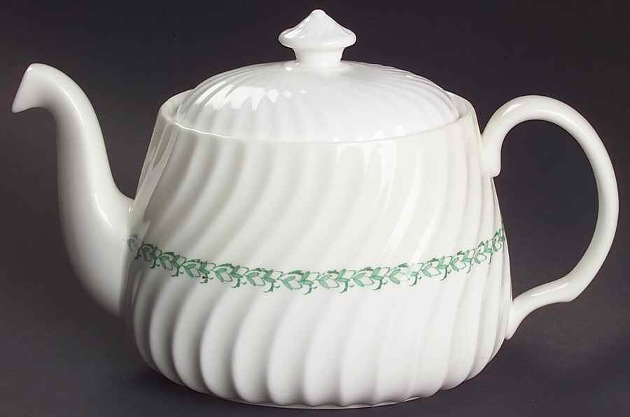 Lady Rodney (Cream Rim) Teapot & Lid by Minton-1