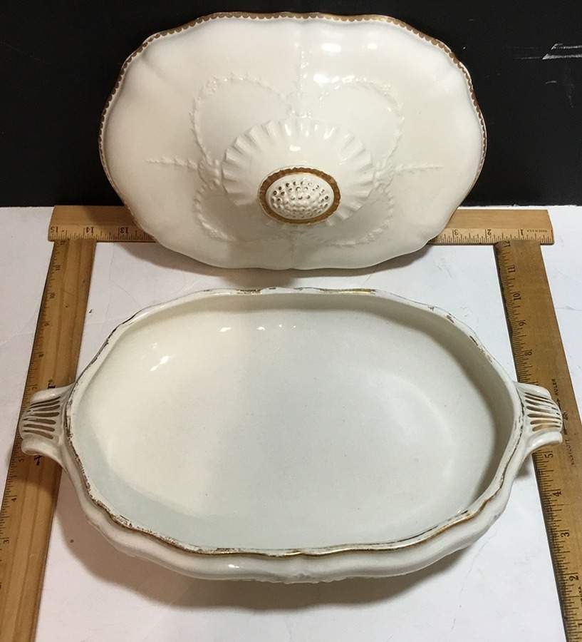 M3 Oval Covered Vegetable by Minton-1
