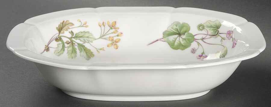 Meadow Scalloped 9" Oval Vegetable Bowl by Minton-1