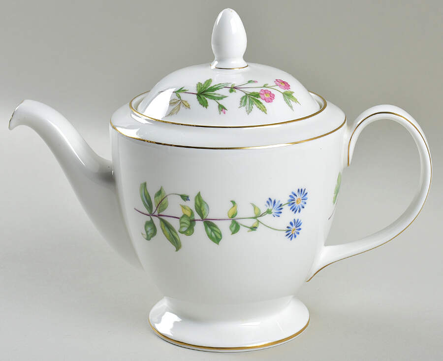 Meadow Smooth Teapot & Lid by Minton-1