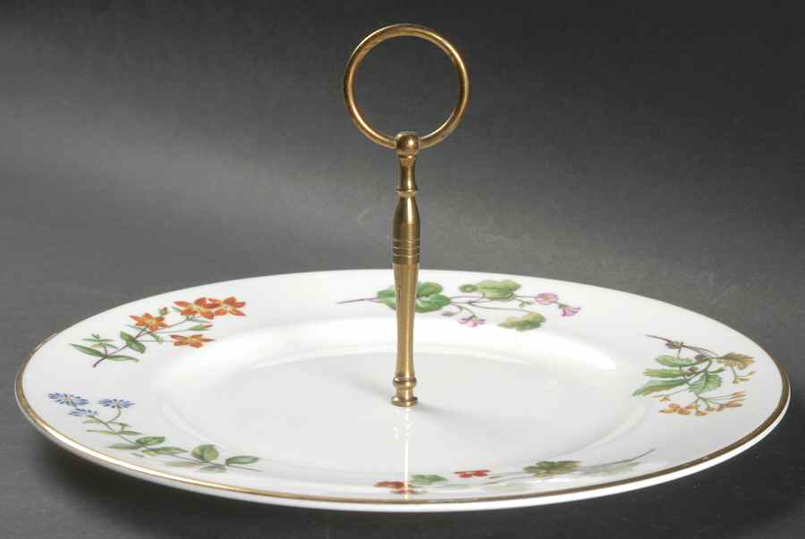 Meadow Smooth Round Serving Plate with Handle (DP) by Minton-1