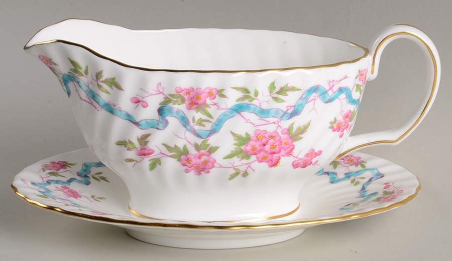 Montrose Gravy Boat with Attached Underplate by Minton-1