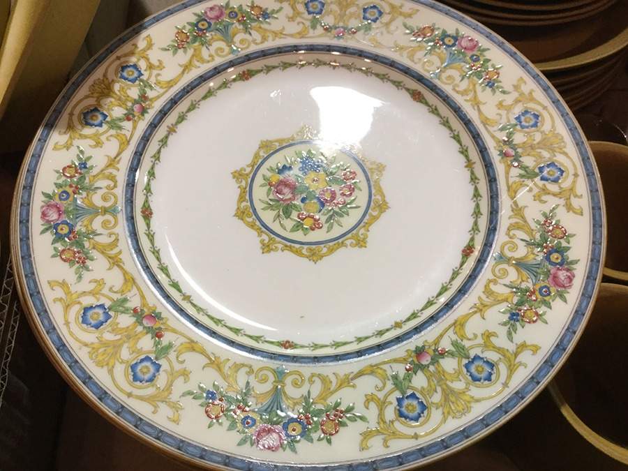 PA1891 Dinner Plate by Minton-1