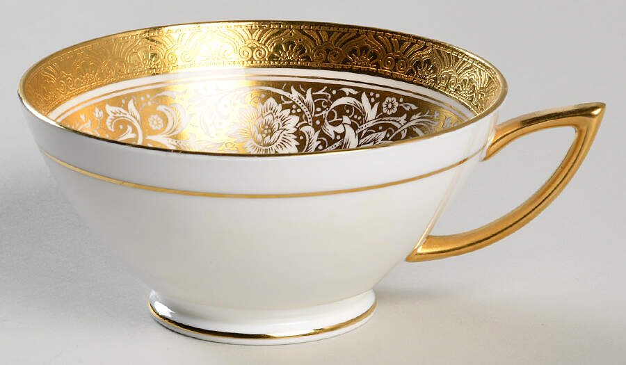 Porcelain Ball Ivory Footed Cup by Minton-1