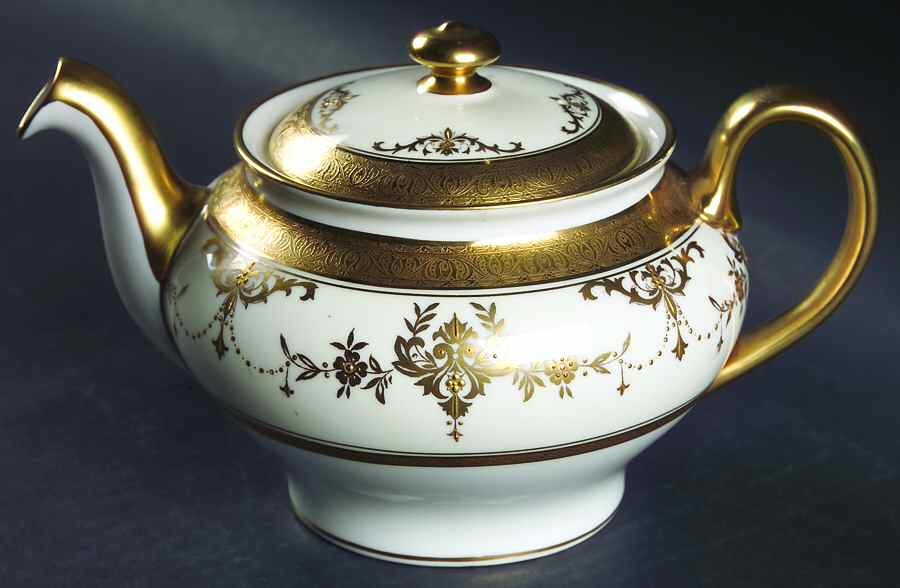 Riverton Teapot & Lid by Minton-1