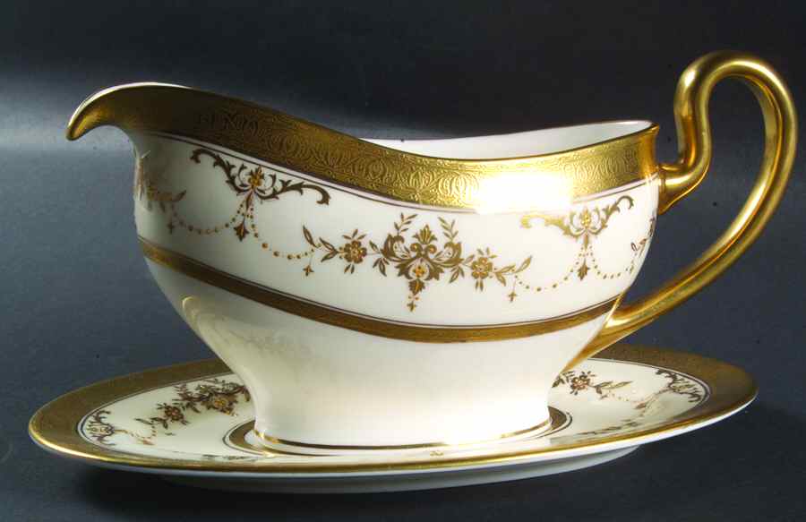 Riverton Gravy Boat & Underplate by Minton-1