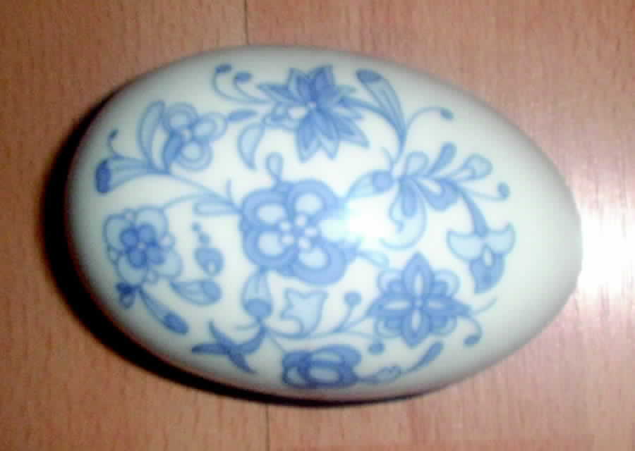 Shalimar Small Egg Box & Lid by Minton-1