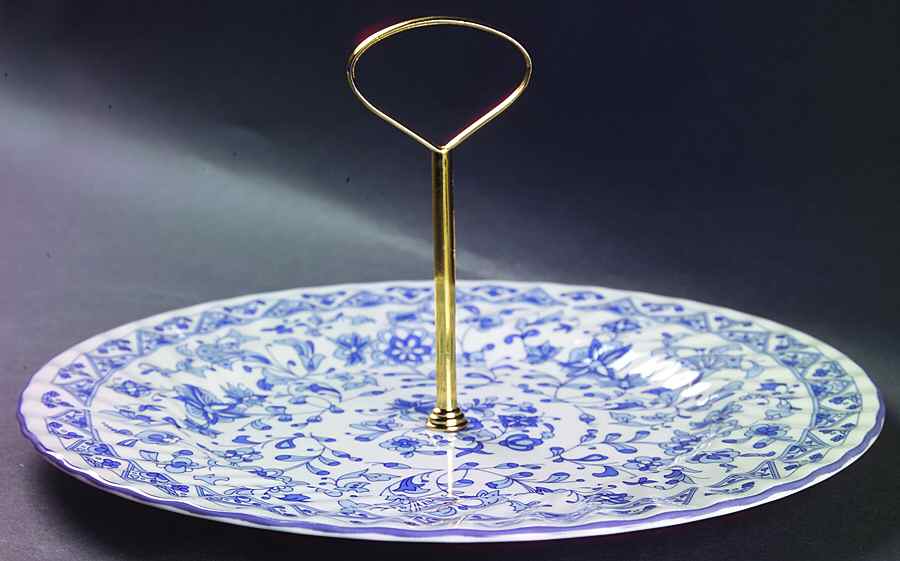 Shalimar Round Serving Plate with Handle (DP) by Minton-1
