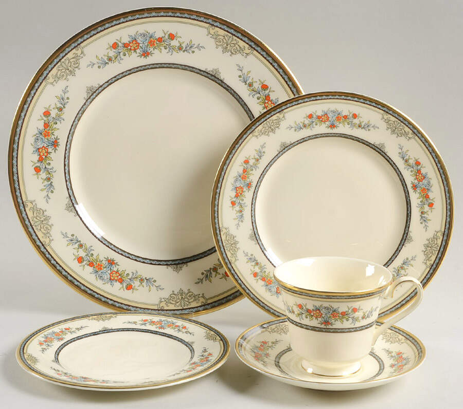 Stanwood (Gold Trim) 40 Piece Estate Set by Minton-1