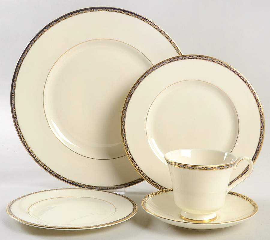 St. James 5 Piece Place Setting by Minton-1