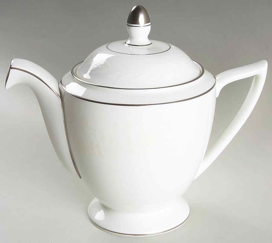 White Paisley Teapot & Lid by Minton-1