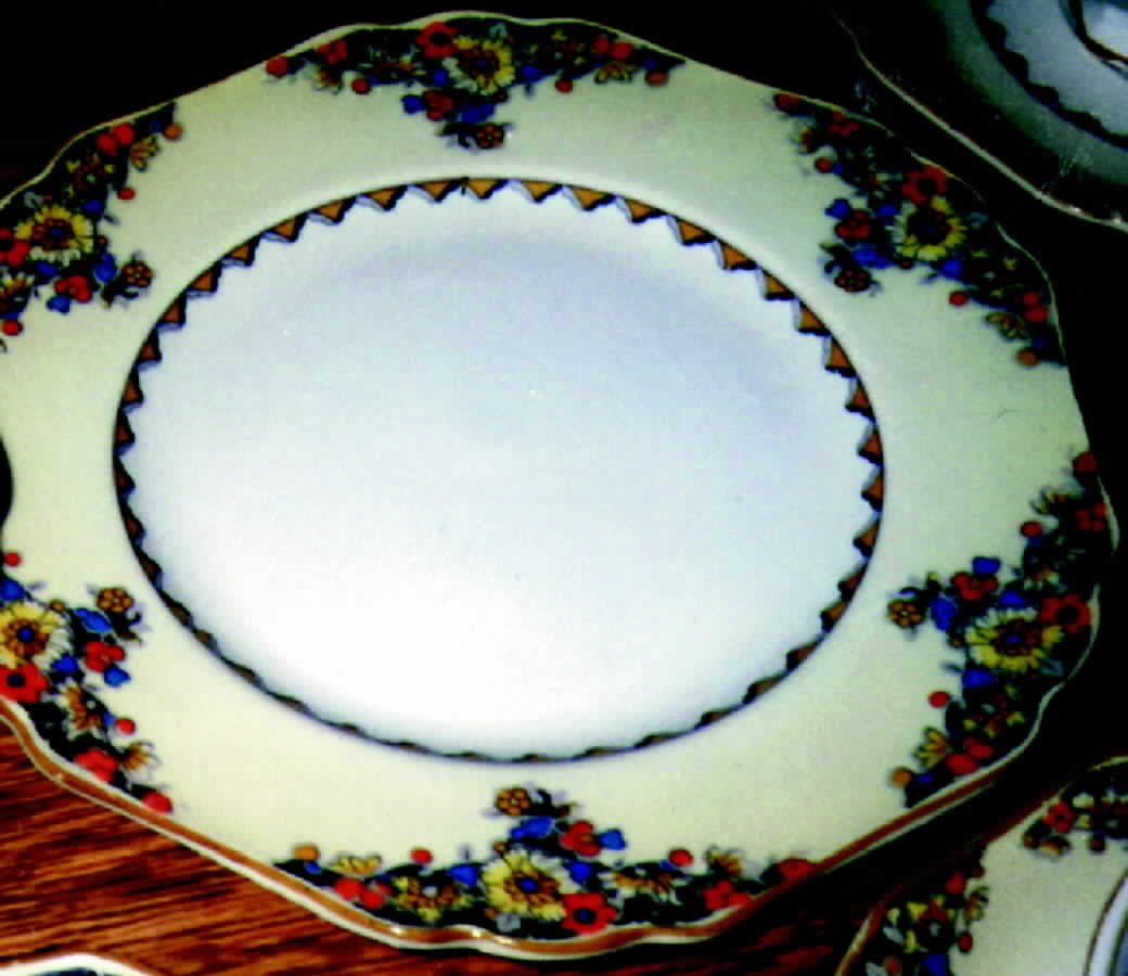 MAD24 Dinner Plate by John Maddock & Sons-1