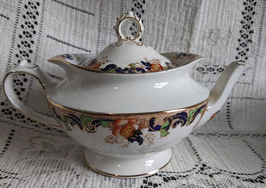 Majestic (Smooth Edge) Teapot & Lid by John Maddock & Sons-1