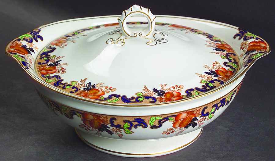 Majestic (Smooth Edge) Round Covered Vegetable by John Maddock & Sons-1