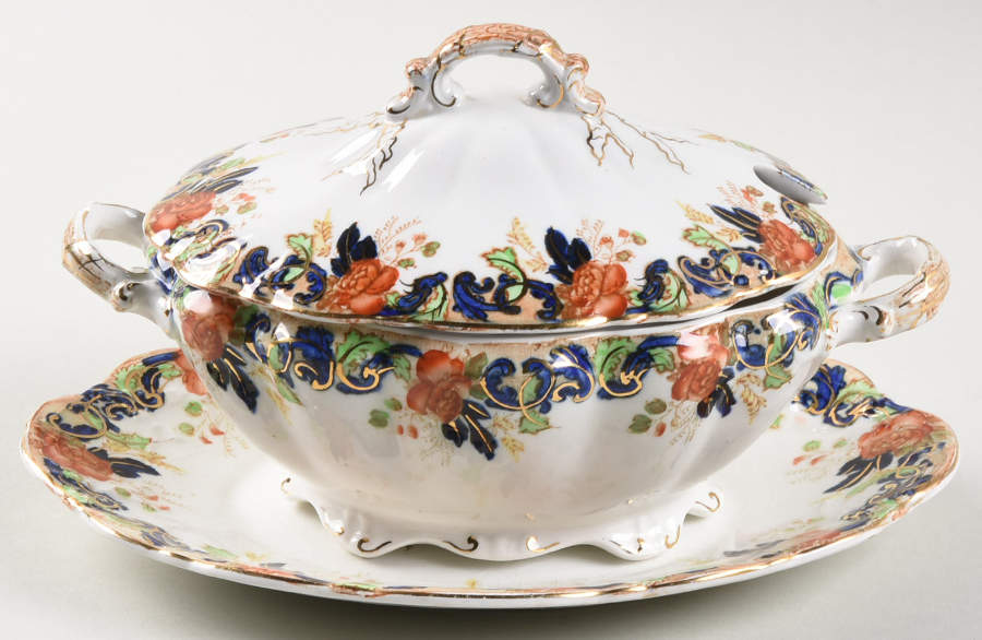 Majestic Multicolored (Scalloped) Sauce Boat & Lid with Underplate by John Maddock & Sons-1