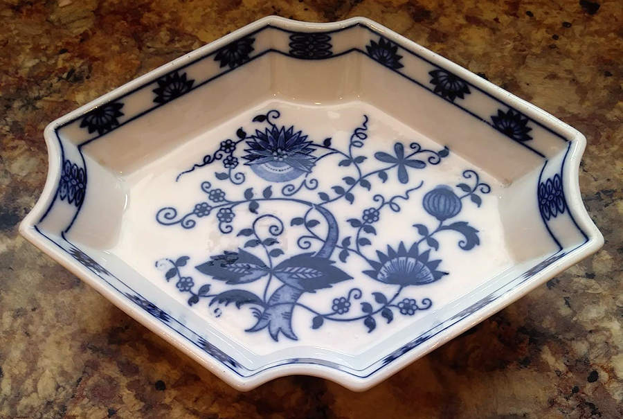 Blue Onion Diamond Shape Tray by Seymour Mann-1